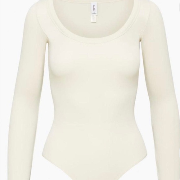 SinchSeamless™ Scoopneck rubbed Longsleeve Bodysuit from Aritzia size small - Picture 3 of 6